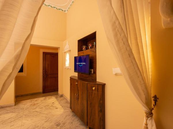 Hostel Mantra : photo 7 de la chambre lake view superior double bed private room ensuite