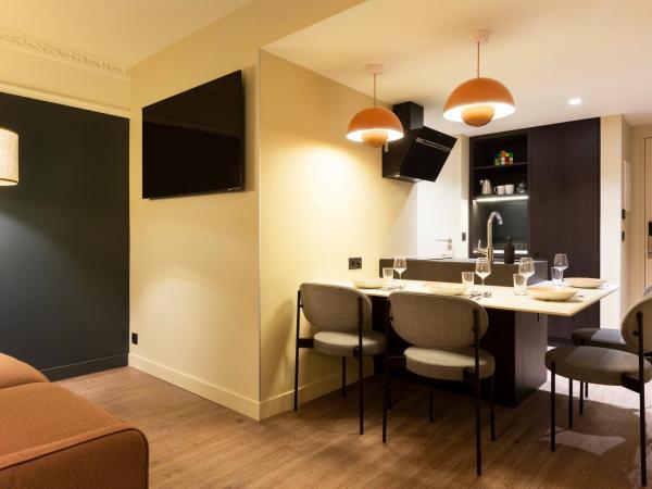 RockyPop Grenoble Appartements : photo 3 de la chambre appartement (2 adultes + 2 enfants)