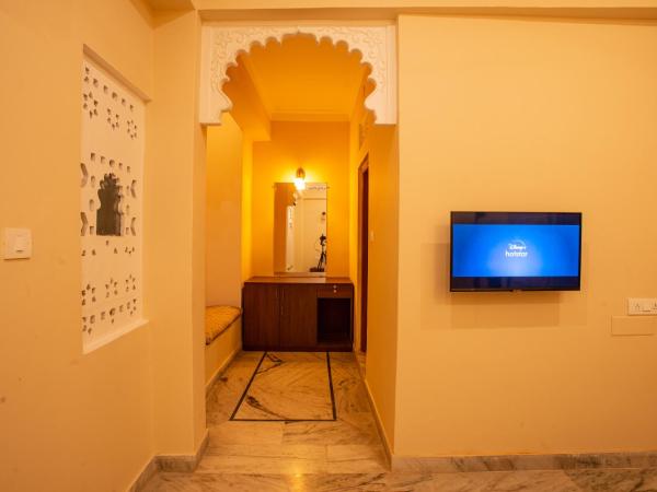 Hostel Mantra : photo 3 de la chambre chambre double de luxe avec salle de bains privative