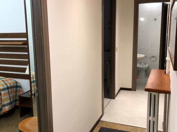 Hotel Cairoli : photo 8 de la chambre grande chambre quadruple