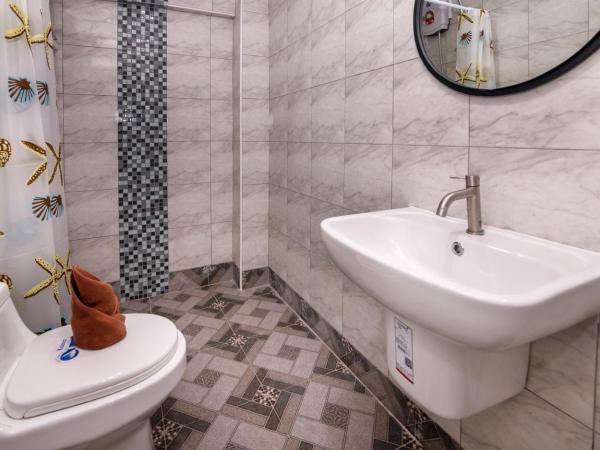 Traveller's Rest Sports Bar : photo 3 de la chambre chambre double avec balcon