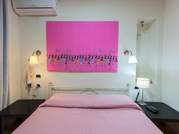 Maison Savoia B&b Apartment : photo 2 de la chambre chambre triple