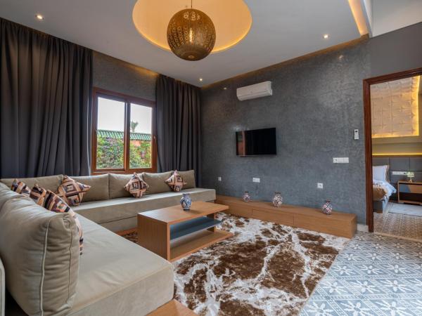 Yanis Guest House : photo 1 de la chambre suite familiale