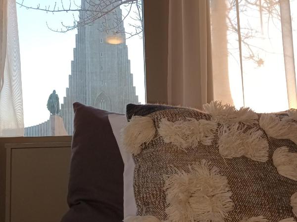 Hotel Leifur Eiriksson : photo 5 de la chambre chambre double avec vue sur l'Église