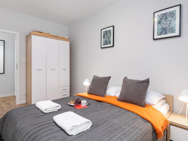 Podczele Seashore SPA & Jacuzzi Apartments with Parking by Noclegi Renters : photo 10 de la chambre appartement avec balcon