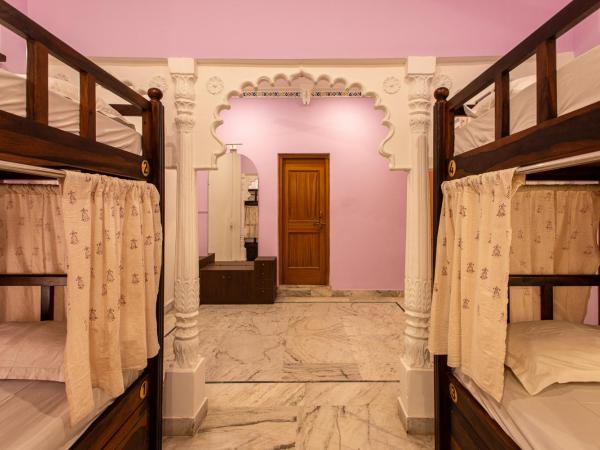 Hostel Mantra : photo 2 de la chambre lit dans dortoir mixte de 6 lits