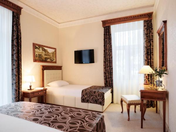 Hotel Villa Schubert : photo 8 de la chambre chambre familiale (2 adultes + 1 enfant) - vue sur mer