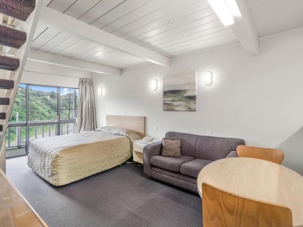 Capital Lodge Motor Inn : photo 6 de la chambre studio avec baignoire spa