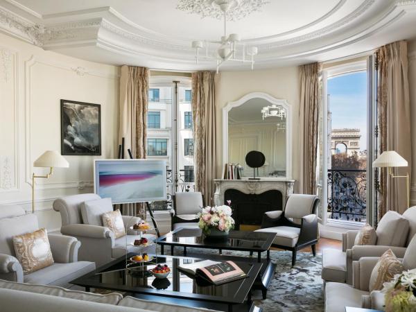 Hôtel Barrière Fouquet's Paris : photo 4 de la chambre chambre quadruple