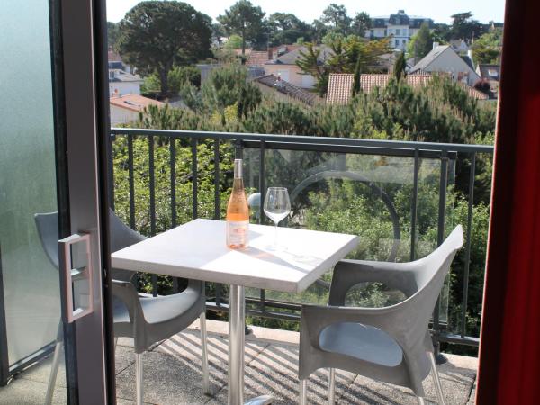 Adonis La Baule : photo 7 de la chambre studio double avec terrasse