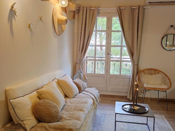 La Gourgasse Vieille : photo 4 de la chambre studio avec vue sur jardin