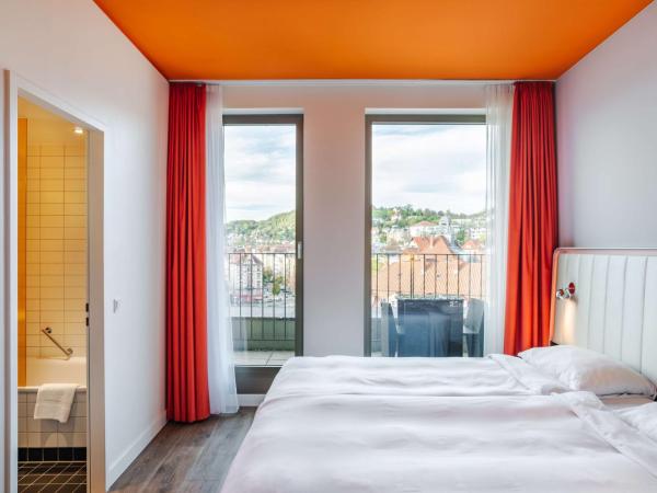 Park Inn by Radisson Stuttgart : photo 3 de la chambre chambre supérieure avec balcon