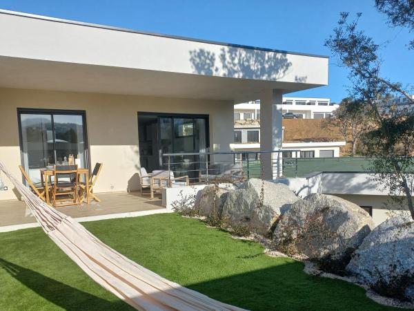 Domaine de Pacciolello - Porticcio : photo 1 de la chambre appartement avec terrasse