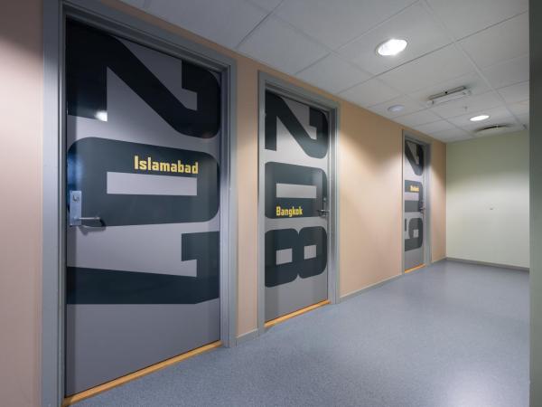 Rumi Hostel : photo 2 de la chambre chambre quadruple avec salle de bains commune