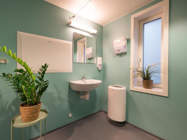 Rumi Hostel : photo 3 de la chambre chambre quadruple avec salle de bains commune