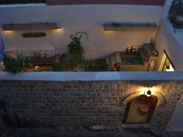 Kókkini Porta Rossa : photo 6 de la chambre suite avec jardin privé et bassin profond - michalis 