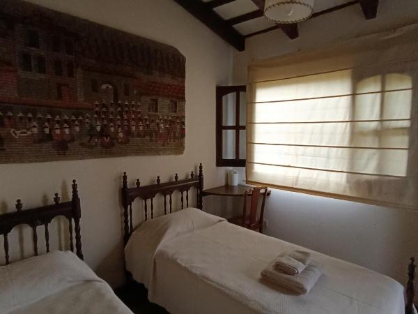 La Cara Oculta de Salta, bed and breakfast : photo 1 de la chambre chambre double standard avec salle de bains commune