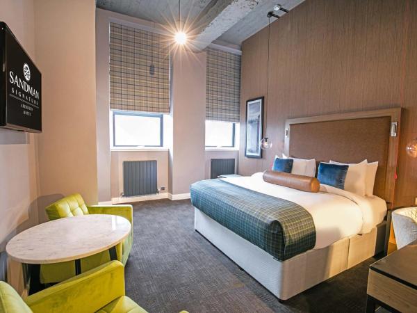 Sandman Signature Aberdeen Hotel & Spa : photo 1 de la chambre chambre 1 lit king-size pour personnes à mobilité réduite