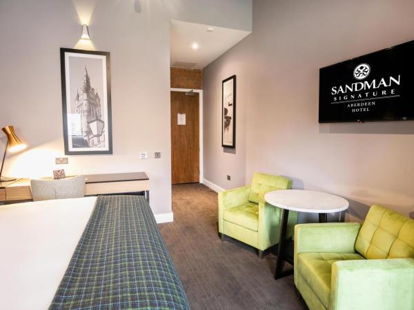 Sandman Signature Aberdeen Hotel & Spa : photo 4 de la chambre chambre 1 lit king-size pour personnes à mobilité réduite