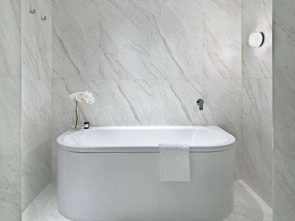 InterContinental Sydney, an IHG Hotel : photo 3 de la chambre 1 king suite harbour bridge view