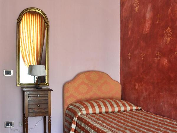 Residenza Cantagalli : photo 3 de la chambre chambre lits jumeaux avec salle de bains privative séparée