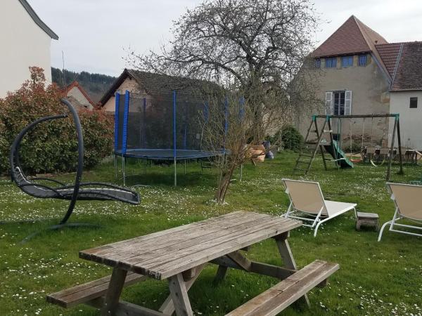 Château Besson : photo 5 de la chambre chambre familiale avec baignoire