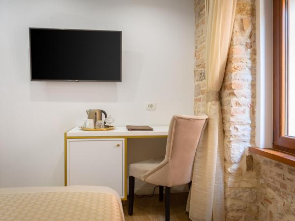 Le Premier Luxury Rooms : photo 4 de la chambre chambre double deluxe