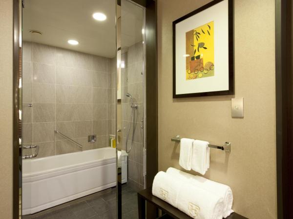 The Royal Park Hotel Iconic Tokyo Shiodome : photo 6 de la chambre suite junior lit king-size