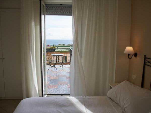 Villa Margherita : photo 10 de la chambre chambre double - vue sur mer