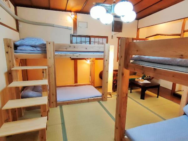 Hostel Caranashi : photo 2 de la chambre chambre familiale