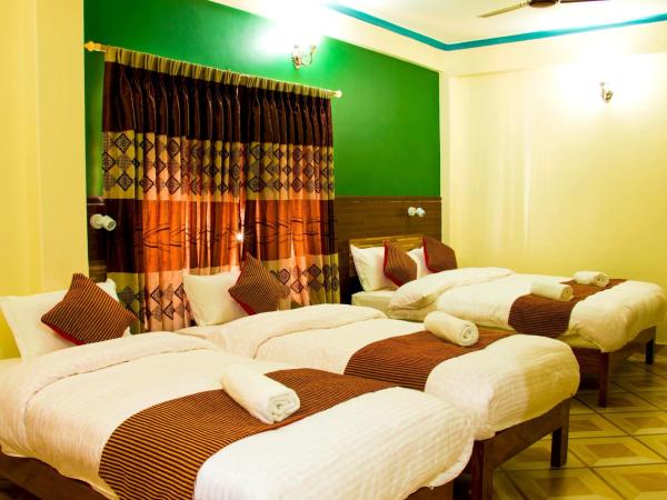 Hotel Adam : photo 6 de la chambre chambre familiale