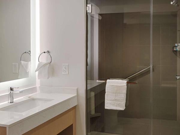 Hyatt House Columbus OSU Short North : photo 1 de la chambre den room with two queen beds