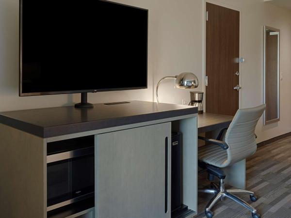 Hyatt House Columbus OSU Short North : photo 3 de la chambre den room with two queen beds