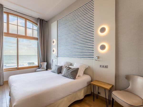 Hotel Kyriad Saint Malo Centre Plage : photo 5 de la chambre appartement (6 adultes) - vue sur mer
