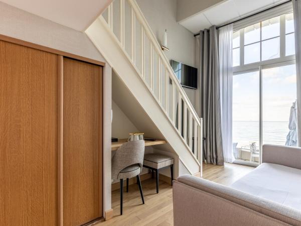 Hotel Kyriad Saint Malo Centre Plage : photo 10 de la chambre chambre duplex pour 4 personnes - vue sur mer 