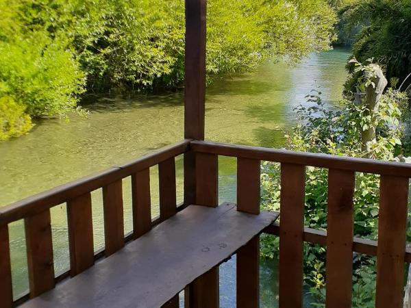 Hostel Los Coihues : photo 2 de la chambre chambre quadruple confort