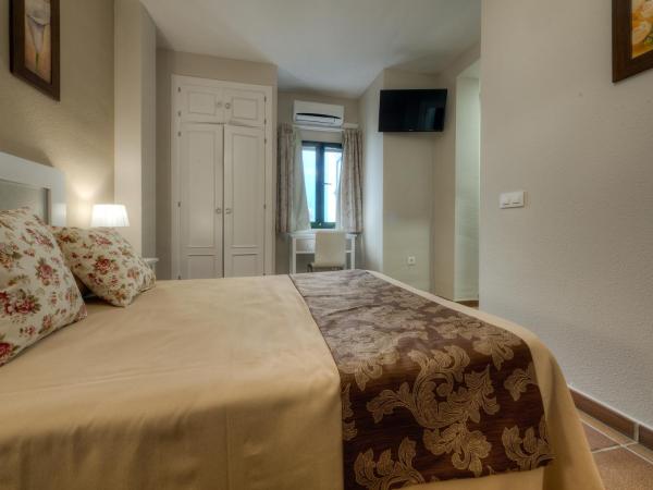 Hotel Doña Lina : photo 1 de la chambre chambre triple