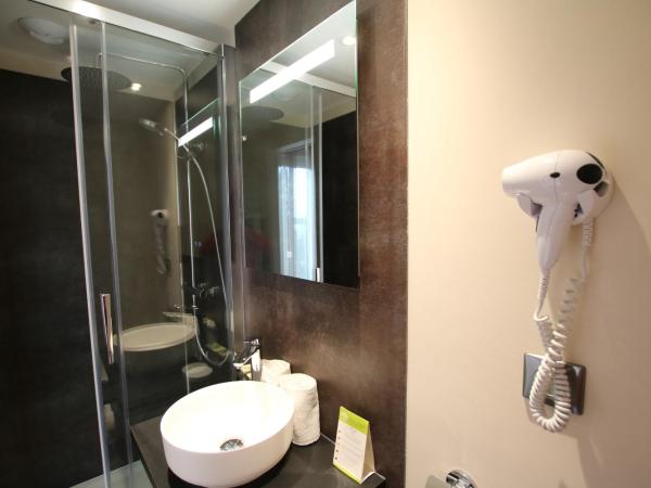 Les Loges Du Parc : photo 8 de la chambre chambre double ou lits jumeaux standard - annexe