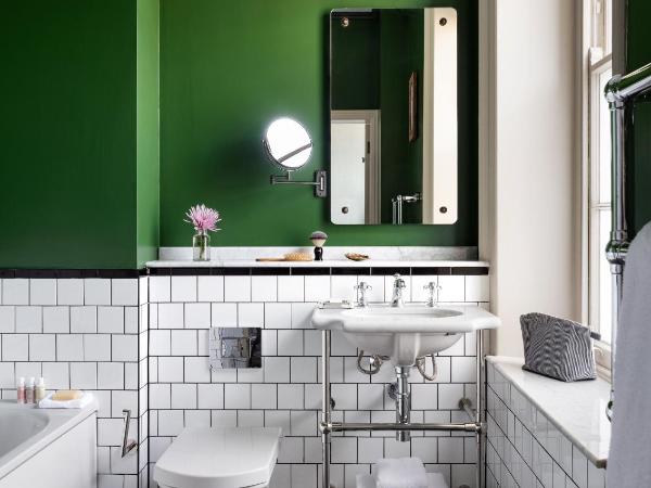 The Randolph Hotel Oxford, a Graduate by Hilton Hotel : photo 6 de la chambre graduate junior king suite with historic view