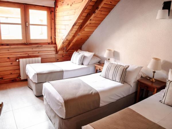 Hostería del Cerro : photo 9 de la chambre chambre familiale avec salle de bains