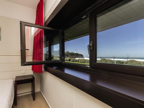 Belambra Clubs Anglet - La Chambre d'Amour : photo 2 de la chambre appartement - vue sur mer