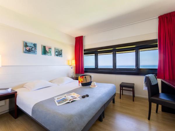 Belambra Clubs Anglet - La Chambre d'Amour : photo 1 de la chambre chambre double - vue sur mer