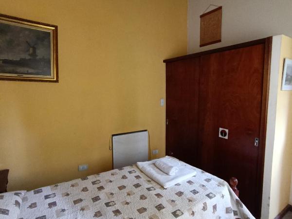 La Cara Oculta de Salta, bed and breakfast : photo 2 de la chambre chambre simple standard avec salle de bains commune