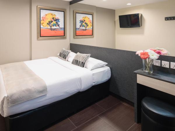 Value Hotel Nice : photo 3 de la chambre chambre lit queen-size standard (sans fenêtre)