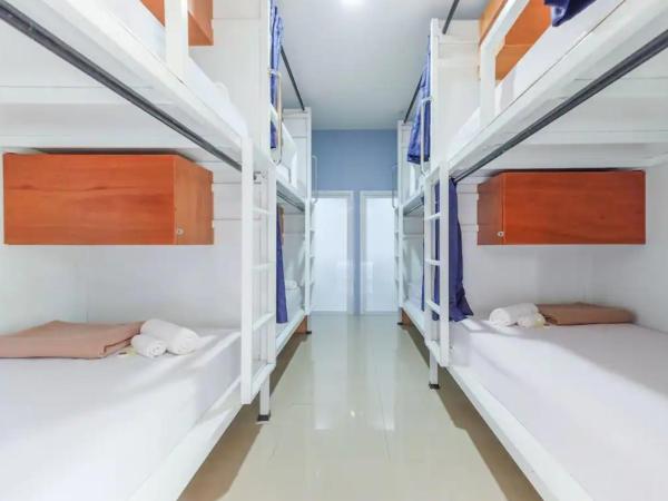 The Little Nest Phuket : photo 4 de la chambre lit dans dortoir mixte de 8 lits 