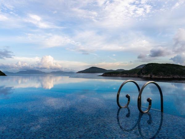 The Fullerton Ocean Park Hotel Hong Kong : photo 2 de la chambre chambre lit king-size côté océan