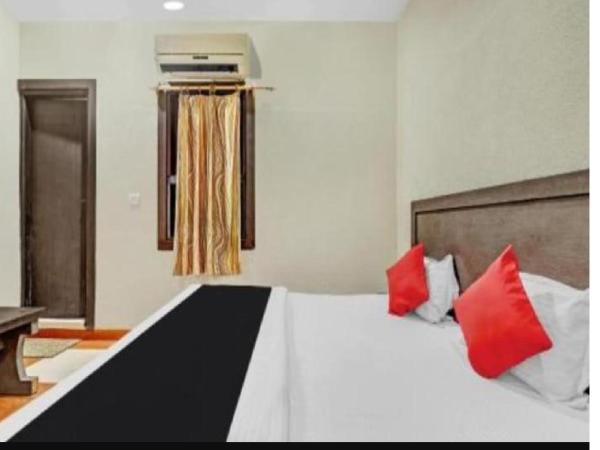 Om Sai Nath Hotel & Restaurant By WB Inn : photo 4 de la chambre chambre double deluxe