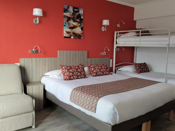 Logis Hôtel Les Bleuets : photo 5 de la chambre chambre quadruple supérieure - vue sur mer