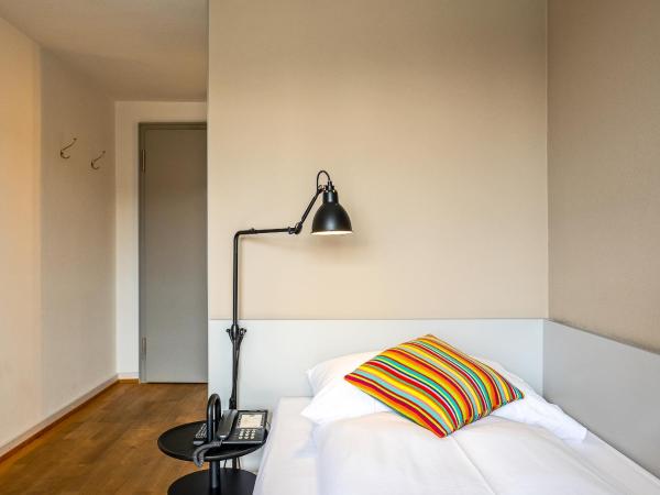 Krafft Basel : photo 2 de la chambre chambre simple avec balcon