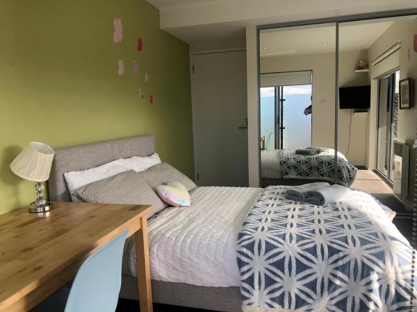 Hobart View : photo 6 de la chambre chambre double avec salle de bains commune